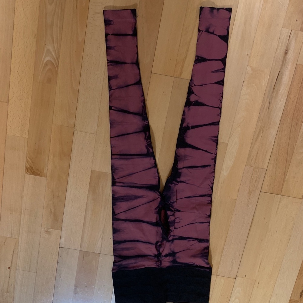 NUX tie dye leggings